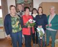 Bild: sl
Im Verband neu aufgenommen wurden Christa Brünsch und Manuela Weißenburger (Dritter und Fünfte von links) vom Vorstandstrio Claudia Rupprecht, Maria Winter (Erste und Dritte von rechts) und Renate Kraus (links) sowie Pfarrer Adam Nieciecki.