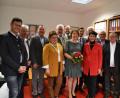 Bild: wpt
Dichter Parteienverkehr im Bürgerbüro der Landtagsabgeordneten Annette Karl (vorne mit Blumenstrauß): Unter anderem gratulierte Bayerns Vizelandtagspräsident Markus Rinderspacher (rechts).