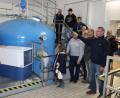Bild: sne
Die Junge Union Grafenwöhr lässt sich von Günther Rauh das Wasserwerk erklären.