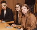 Bild: Gabi Schönberger
Die Preisträger des Geschichtswettbewerbs: Susann Grochowina, Teresa Bodenmeier und Sebastian Kneidl ( von rechts).