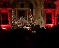 Bild: hir
Stimmungsvoll war die barocke Pfarrkirche beleuchtet. In dieser besonderen Atmosphäre lief der Projektchor zur Höchstleistung auf.