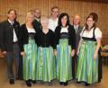 Bild: Werner Koller/exb
Oberschützenmeister Markus Böhm (links) steht weiter an der Spitze der Kleinraigeringer Schützen. Ihn unterstützen (weiter von links) Renate Zitzmann, Manuel Birner, Christa Donhauser, Günther Schmidt, Marion Berschneider, Hubert Donhauser und Schützenmeisterin Michaela Nübler.
