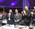 Bild: Gabi Schönberger
Zwei Minuten stehender Applaus begleitet Bernd Sibler (Zweiter von links) nach seiner Rede im Innovision-Center der BHS Corrugated. Über die Wahlkampfmunition des Ministers freuen sich Landtagsabgeordneter Stephan Oetzinger (vorne, links), Weiherhammers Bürgermeister Ludwig Biller und Landrat Andreas Meier (von rechts).