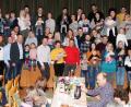 Bild: lst
Der CSU-Ortsverband, die Frauen-Union und die Junge Union überreichen im katholischen Pfarrheim an 28 junge Familien das Baby-Begrüßungsgeld.