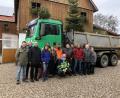 Bild: exb
Fleißige Helfer der Jungen Union sammeln im Pressather Stadtgebiet ausgediente Christbäume ein.