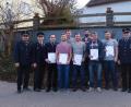 Bild: gi
Zur Beförderung zum Feuerwehrmann, Oberfeuerwehrmann und Hauptfeuerwehrmann gratulierten Bürgermeister Hermann Ach und Vorsitzender Michael Bauer (von rechts) sowie zweiter Vorsitzender Christian Kraus und Kommandant Johannes Hoch (von links).