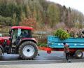 Bild: wku
Die Jugendfeuerwehr beim Christbaum-Einsammeln.