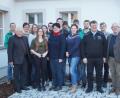 Bild: slh
Dem neuen Vorstandsteam gratulierten Bürgermeister Johann Wilhelm und Burkhard Graf Beissel von Gymnich. Josef Hanauer jun. (Fünfter von links ) wurde zum neuen Schützenmeister gewählt, Thomas Schmidt (Vierter von links ) ist nun sein Stellvertreter.