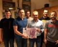 Bild: gri
Bei der Spendenübergabe (von links): Max Märkl, Johannes Greß, Alexander Freller, Christian Straller, Matthias Zeitler und Peter Butz.