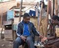 Bild: 2016 Disney Enterprises Inc./Edward Echwalu
Ein Sozialarbeiter entdeckt im Slumkind Phiona (rechts) ein hochintelligentes Mädchen, das zum neuen Schachgenie in Uganda wird. Mit viel Selbstvertrauen setzt sich die anfangs erst Zehnjährige gegen Widerstände in Gesellschaft und Familie durch und schafft es mit ihrem Aufstieg und eisernem Willen, der Armut zu entfliehen.