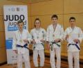 Bild: exb
Die Ensdorfer Luis Pirzer, Emilie Marschall, Andre Fruth und Eduard Bulinger (von links) gewannen bei den Judo-Oberpfalzmeisterschaften in Sulzbach-Rosenberg Gold.