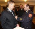 Bild: rn
Im Namen des Freistaats zeichnet Kreisbrandrat Marco Saller (rechts) Dieter Dunzer für 40 Jahre aktiven Feuerwehrdienst aus.
