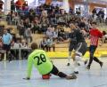 Bild: Michael Ott
Die (SG) SV Mitterteich II/SV Steinmühle qualifizierte sich als Vizemeister des Kreises Hof/Wunsiedel/Tirschenreuth für die Futsal-Bezirksmeisterschaft, die am Sonntag in Kronach ausgetragen wird. Die Szene mit Mauricio Göhlert (schwarzes Trikot) stammt aus dem Halbfinale der Kreis-Endrunde gegen den TSV Thiersheim (4:1).