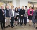 Bild: lg
Das Vorstandsteam der "Freunde der Kunst" wird bestätigt. Monika Krauß (Vierte von rechts) leitet den Verein zusammen mit Anne Gierlach (Dritte von rechts) und Uschi Baumer (Fünfte von rechts).
