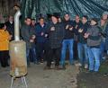 Bild: wee
Bei Bratwurst, Glühwein, Bier oder auch nichtalkoholischen Getränken konnten die Bürgerinnen und Bürger sich ausgiebig mit den CSU-Kandidaten unterhalten. Und damit niemand zu sehr frieren mussten, standen wärmende Feuerstellen bereit.