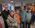 Bild: soj
Pfarrer Edmund Prechtl (Zweiter von links) freute sich über die Führung des Künstlerehepaars Inge und Bert Flor (Vierte und Fünfter von links).