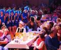 Bild: Archivbild: tr
Auch die Garden der Faschingsgesellschaften begrüßen die Senioren beim 42. Seniorenfasching im Kettelerhaus Tirschenreuth.