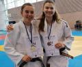 Bild: exb
Sarah Spitzhirn und Anna Schneider belegten bei der Nordbayerischen Meisterschaft die Plätze eins und drei.