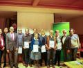 Bild: Rückerl, Lena
Der Kreisverband ehrte bei seiner Jubiläumsveranstaltung langjährige Mitglieder. Ausgezeichnet wurden Erwin Gierl, Klaus Pöhler, Paul Groß, Marion Juniec-Möller, Elisabeth Bauer, Franz Probst und Marita Liedl (mit Urkunden, von links).