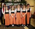 Bild: akp
Georg Schmid (links), stellvertretender Kreisvorsitzender des Nordbayerischen Musikbundes, und Vorsitzenden Diana Raab (rechts) ehren die langjährigen Aktiven (ab Zweitem von links) Daniel Eger, Marie Schneider, Martina Prey, Nadine Spachtholz, Katrin Ries, Claudia Zinkl, Stefan Schatz und Larissa König.