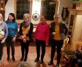 Bild: exb
Notarin Sonja Karl Pelikan (von links mit Katja Bloßfeldt, Cordula Heinzl, Gudrun Sirtl, Hildegard Spreitzer und Sabine Schiml), nahm einen Obstkorb als gemeinsames Präsent der veranstaltenden Organisationen in Empfang.
