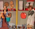 Bild: exb
Am 3. und 4. Juli wird „Eine ganz heiße Nummer“ vom OVIGO-Theater im Innenhof von Schloss Burgtreswitz gespielt.
