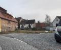 Bild: Lowak
Nach dem Willen des Stadtrats soll auf dem Gelände unterhalb des Kommunbrauhauses schon bald Leben einkehren. Der Platz wird zum Info-Point umgestaltet und dient künftig als Standort für die Windischeschenbacher Zoiglskulptur.