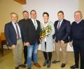 Bild: exb
Stephan Schübel ist als Kandidat der CSU für den Chefsessel im Pechbrunner Rathaus nominiert worden. Von links Landratskandidat Roland Grillmeier, Ortsvorsitzender Josef Hollmann,Stephan Schübel mit seiner Frau Ulrike, Zweiter Bürgermeister Stefan Grillmeier aus Mitterteich und der amtierende Bürgermeister von Pechbrunn, Ernst Neumann.