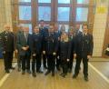 Bild: dol
Der neue Vorstand der Brander Feuerwehr mit (von rechts) Kreisbrandinspektor Otto Braunreuther, Zweiten Bürgermeister Christian Drehobel, Bürgermeister Ludwig König, Zweiten Kommandanten Stefan König, Kommandant Christof Schindler, Vorsitzender Benedikt Drehobel, Zweiter Kassier Klaus Brunner, Kassierin Maria Schindler, Zweite Schriftführerin Stefanie Schindler, Schriftführerin Andrea Gutt, Beisitzer Wolfgang Scherm und Zweiter Vorsitzender Tobias König.