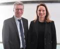 Bild: stg
Bayerns Kunstminister Bernd Sibler stellte die neue Porzellanikon-Direktorin Anna Dziwetzki vor