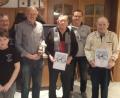 Bild: gri
Die geehrten Brieftauberer (von links): Franz und Luis Scharl, Gerhard Schulze, Franz Demleitner, Berhold Demleitner und Horst Ignatz.