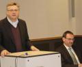 Bild: fsb
Vorsitzender Karlhermann Schötz (links) und Kassier Alexander Sailer berichten über Neuigkeiten beim Förderverein für die KZ-Gedenkstätte.