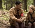 Bild: 20th Century Fox
In sechs Kategorien ist die Tragikomödie „Jojo Rabbit“ für den Oscar nominiert. Regisseur und Hitler-Darsteller Taika Waititi setzte bei den Dreharbeiten Hawk-Linsen aus dem Hause Vantage ein.