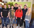 Bild: gi
Über sechs Neuzugänge bei der Feuerwehr Ödpielmannsberg freuen sich Vorsitzender Hermann Ach und stellvertretender Kommandant Christian Bayerl (von links) sowie Kreisbrandmeister Thomas Kleber (rechts).
