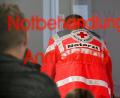 Bild: Stephan Jansen/dpa
Notfallsanitäter und Notärzte arbeiten eng zusammen, ihre Kompetenzen sind jedoch streng geteilt.