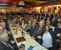 Bild: Petra Hartl
Musikalisch gaben die Hahnbacher Marktbläser den Ton beim Neujahrsempfang der Amberg-Sulzbacher CSU an. Der Saal des Gasthauses Ritter platzte angesichts des Andrangs wenige Wochen vor der Kommunalwahl fast aus seinen Nähten. Neben einer Vielzahl von Kandidaten hatte sich auch eine ganze Reihe „Andersgläubiger“ – also Nicht-CSU-Mitglieder – eingefunden, wie Landrat Richard Reisinger es formulierte.