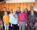 Bild: jma
Karl Felser (Mitte) im Kreise der Gratulanten: (von links) Bürgermeister Joachim Neuß, Ingrid Menzel, Rita Magerl, Ehefrau Inge, Schwiegersohn Ralf Probst, Tochter Karin, Sohn Herbert und Schwiegertochter Christine.