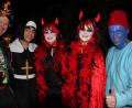 Bild: kro
Der Phantasie waren bei der Kostümwahl keine Grenzen gesetzt. Ob als Nonne, Punker, Schlumpf oder Teufelin - Hauptsache, die Stimmung passte.