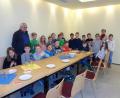 Bild: amö
Eine schöne Geste: Die Kommunionkinder dieses Jahres stellten sich den Senioren vor.
