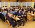 Bild: do
Rekordbesuch bei der Jahreshauptversammlung der Feuerwehr Speinshart: Vorsitzender Stefan Schedl begrüßt im Gemeindezentrum 105 Mitglieder.