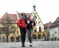 Bild: Petra Hartl
Sie leben die deutsch-französische Freundschaft und die Städtepartnerschaft zwischen Amberg und Périgueux: Die 15-jährige Französin Léa Ducret (links) absolviert ein Schuljahr am Erasmus-Gymnasium und lebt in dieser Zeit in der Familie ihrer gleichaltrigen Freundin Gina-Marie Meier in Ammersricht.
