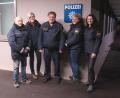 Bild: Polizeiinspektion Tirschenreuth/exb
Vier neue Mitglieder der Sicherheitswacht gehen Streife. Von rechts Martina Schmid, Anette Schieber, Polizeihauptkommissar Stefan Hage, Stephanie Kink und Georg Mierzowski.