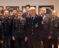 Bild: mng
Eine kleine Wehr mit großem Zusammenhalt: Auf die Kameraden der Feuerwehr Friedersreuth ist Verlass. An der Jahreshauptversammlung nehmen 
(vordere Reihe, von links) Kreisbrandmeister Jürgen Haider, Vorsitzender Siegfried Steiner, Christoph Bösl, Michael Ackermann, Manfred Stich sowie Kreisbrandinspektor Wolfgang Schwarz teil. Mit im Bild sind (hintere Reihe, von links) zweiter Vorsitzender Tobias Stich, Manuel Wöhrl, Daniel Reis und zweiter Kommandant Wolfgang Ackermann.