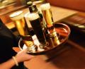 Bild: Marc Tirl/dpa
Prost: 9,2 Milliarden Liter Bier haben die deutschen Brauer im vergangenen Jahr verkauft.