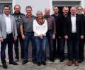 Bild: u
Der neue Vorstand des Geflügelzuchtvereins Schnaittenbach-Hirschau (von links): Bürgermeister Uwe Bergmann, Helmut Herrmann, Roland Lindner, Marion Lindner, Peter Heindl, Wolfgang Freitag, Zweiter Vorsitzender Anton Luber, Vorsitzender Gerhard Heindl, Richard Schwärzer, Hans Heindl, Sigi Söllner und Elmar Kral.