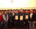 Bild: Simon Schmidkonz/exb
Langjährige Mitglieder der Feuerwehr Rosall wurden bei der Versammlung geehrt. Im Bild (von links): Bürgermeister Franz Stahl, Zweiter Vorsitzender Jürgen Hopf, die Neumitglieder Vitalii Huk, Natalia Müller und Ines Schütz, Vorsitzende Sandra Müller, Erster Kommandant Martin Mark, Harald Müller (40 Jahre), Hubert Schmelzer (40 Jahre), Zweiter Kommandant Martin Müller, Johann Müller (40 Jahre), Dietmar Bauer (40 Jahre) und Stadtrat Hans Zölch.