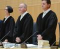 Bild: Gabi Schönberger
Die 1. Strafkammer unter Vorsitz von Landgerichtspräsident Gerhard Heindl (Mitte) mit den Richtern Dr. Franziska Stegmair und Matthias Bauer ordnete die Unterbringung des Angeklagten in der forensischen Psychiatrie an.