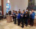 Bild: br
Mit Gesangsbeiträgen gestaltete der Chor des Christlichen Vereins Junger Menschen (CVJM) den Festgottesdienst zur Wiedereinweihung der Christuskirche eindrucksvoll mit.
