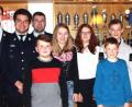 Bild: rbm
Bei der Jahreshauptversammlung der Feuerwehr Rottendorf wurden die acht Neuzugänge der Jugendfeuerwehr von Bürgermeister Josef Deichl (links), den Jugendwarten Andreas Fronhofer und Robert Weich (Zweiter und Dritter von links) sowie von den Vorsitzenden Helmut Ries (Zweiter von rechts) und Josef Pösl (rechts) begrüßt.