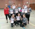 Bild: gsr
So sehen erfolgreiche Neusorger Tischtennisspieler aus: (knieend von links) Sarah Hecht, Emilia Sperrer und Selina Dötterl sowie (hinten von links) Paulina Heindl, Saskia Sacher, Betreuer Noah Ernstberger, Emily Sischka, Antonia Schraml, Hannah Sischka, Andreas Moller und Nele Philipp.